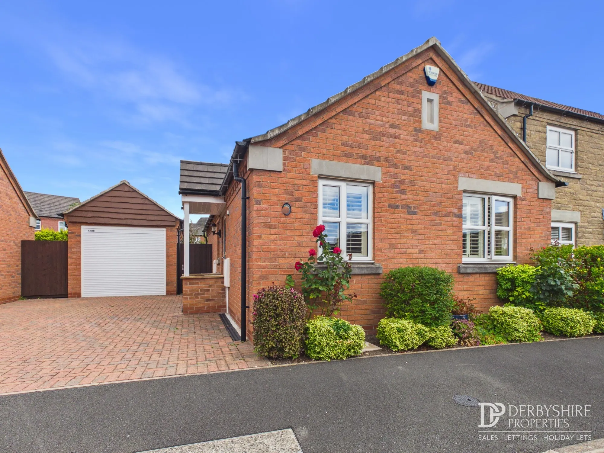 Tomlinson Close